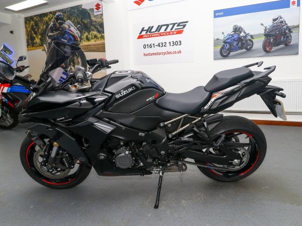 2022 Suzuki GSX-S1000GT