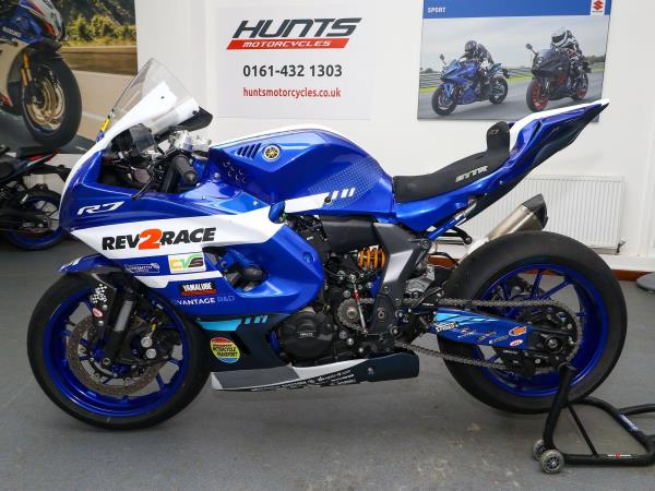 2025 Yamaha R7