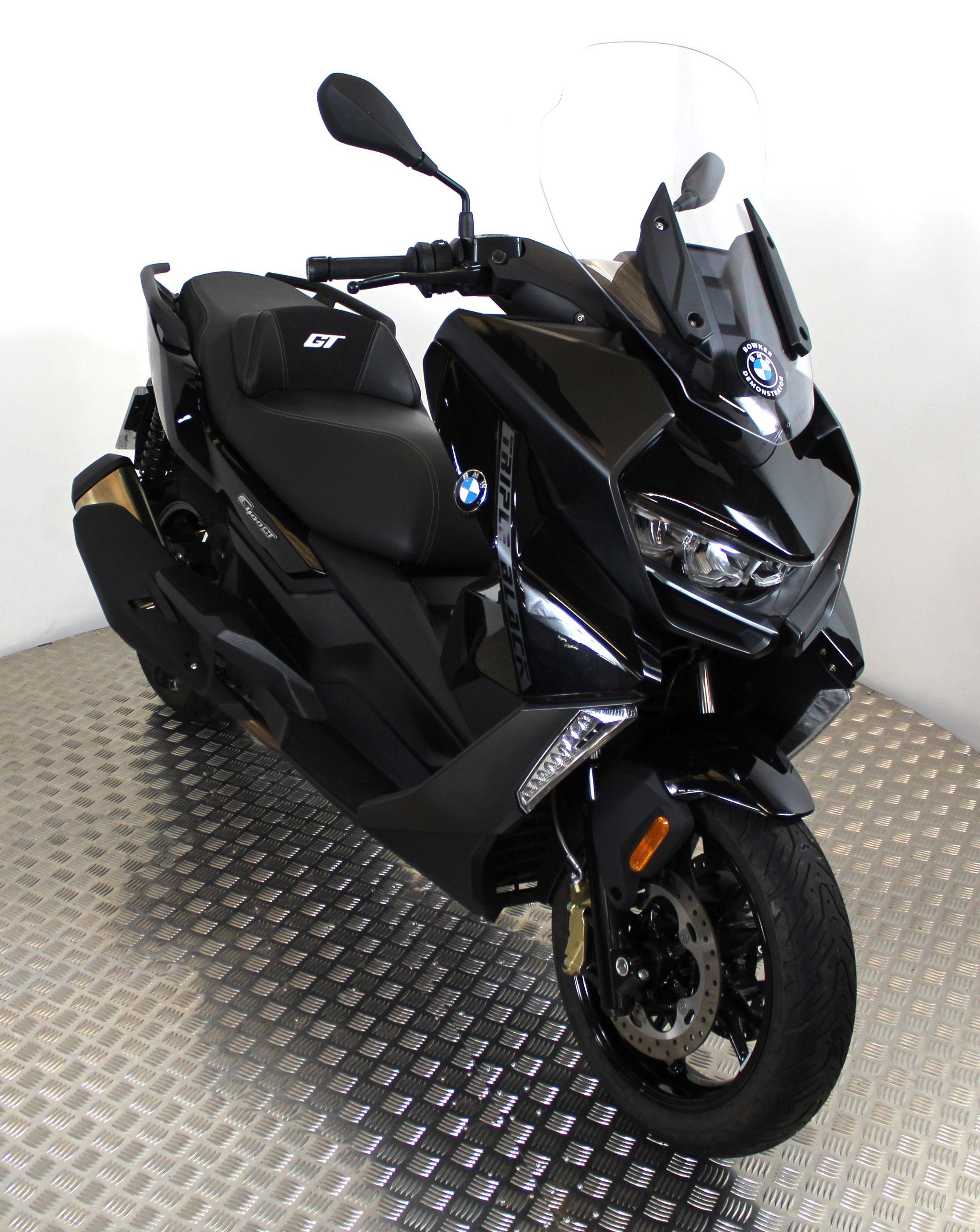 2024 BMW C400