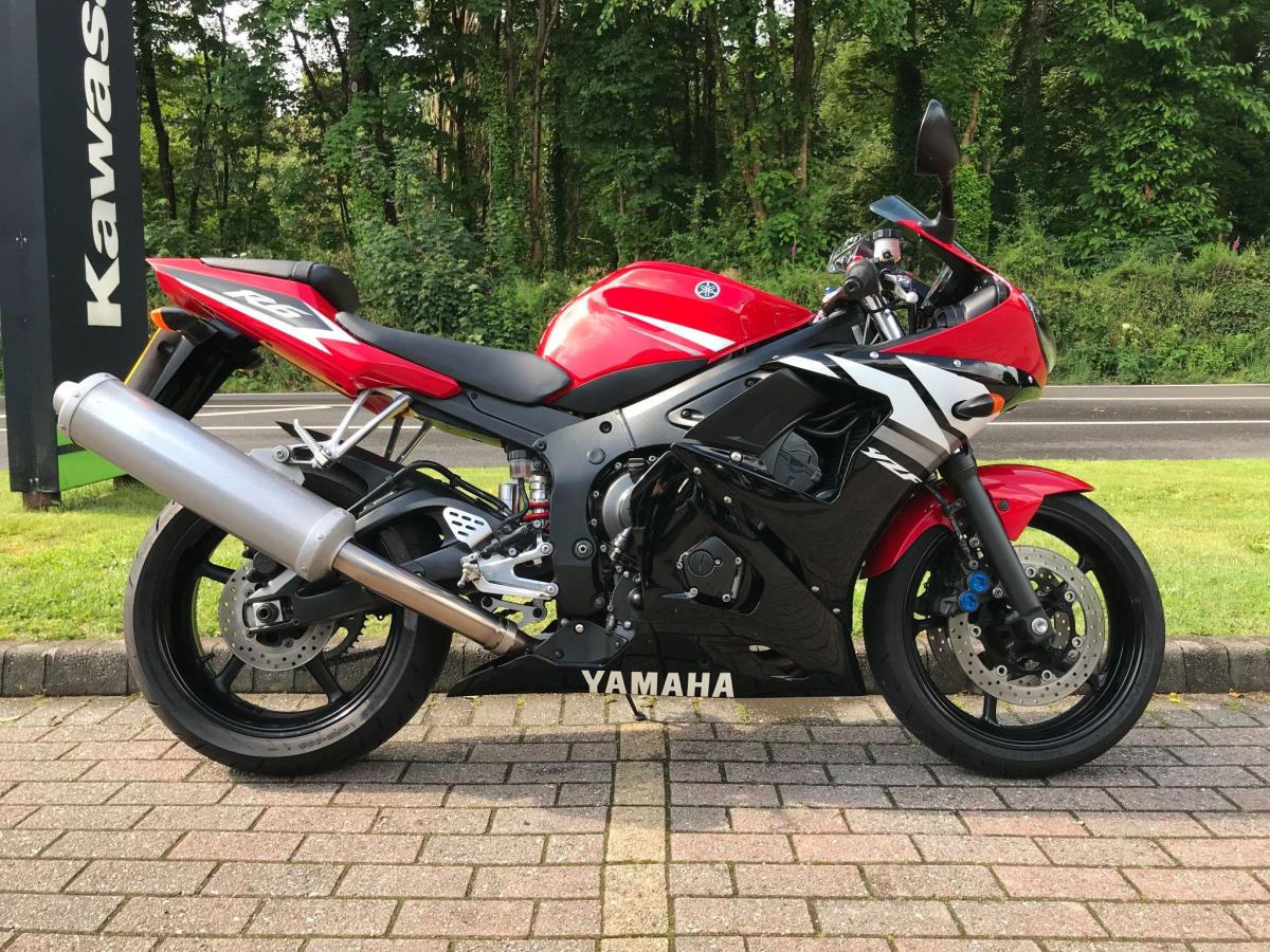 Main image of 2004 Yamaha R6