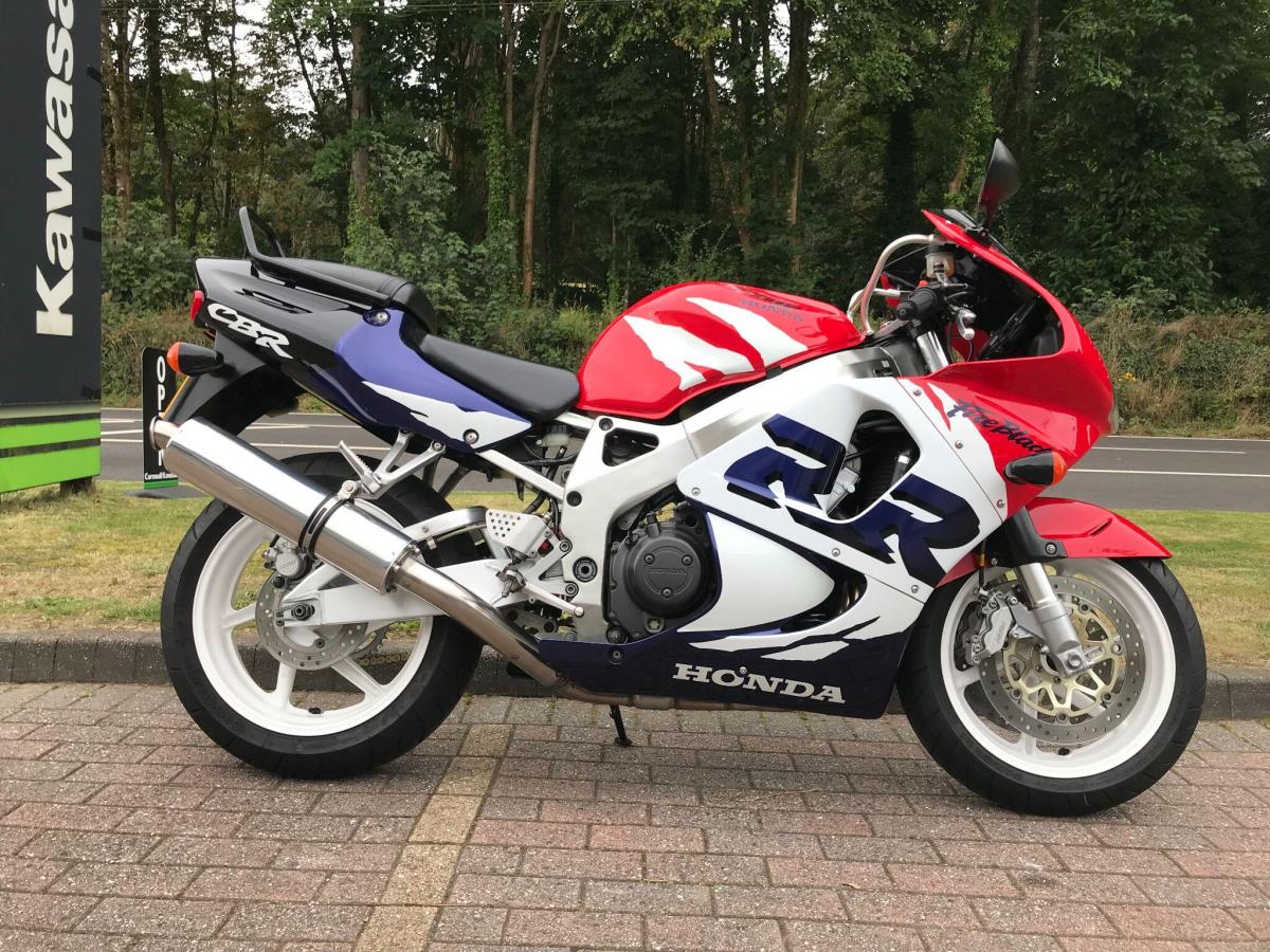 Main image of 1999 Honda CBR900RR Fireblade