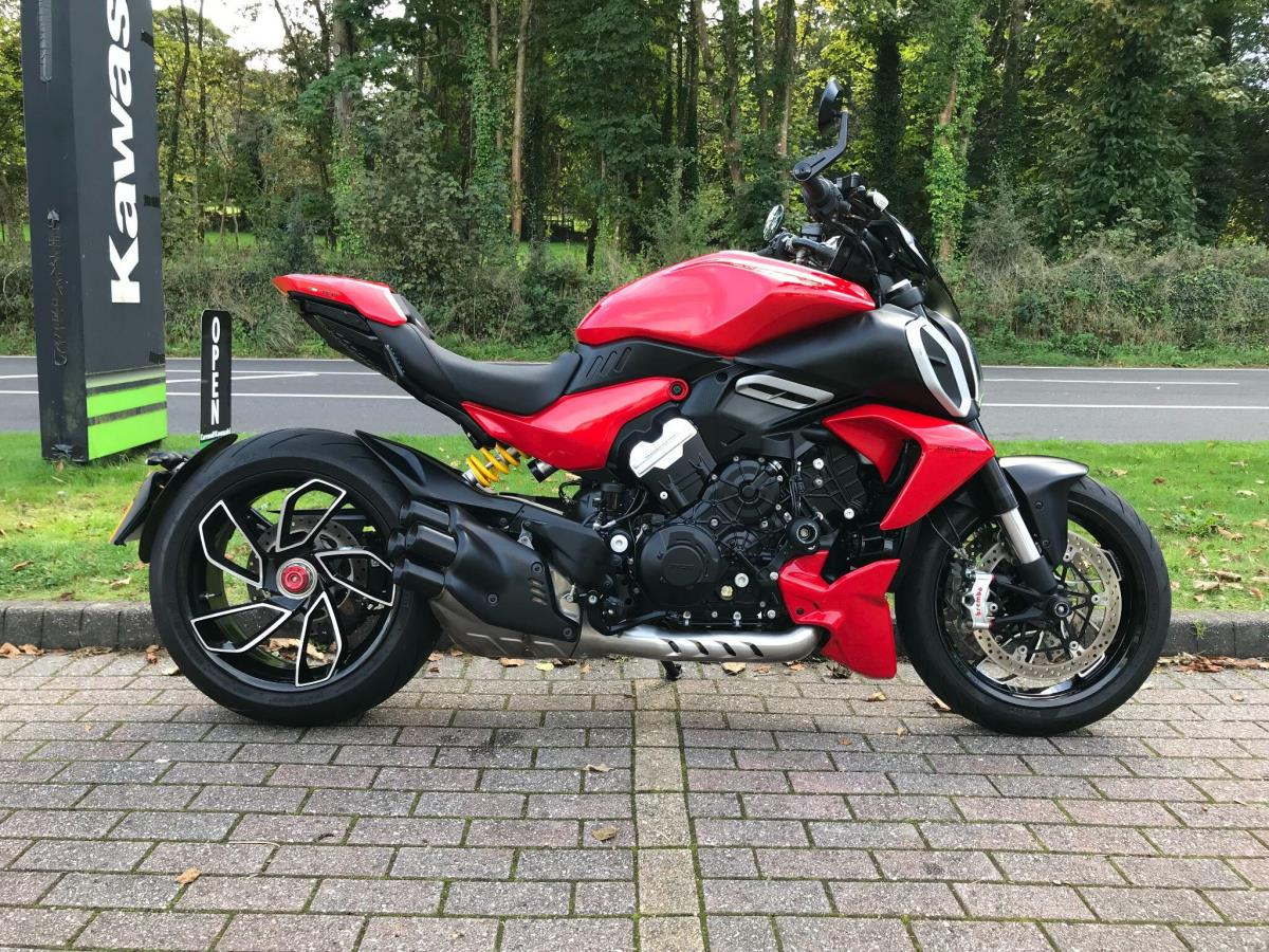 Main image of 2023 Ducati Diavel V4