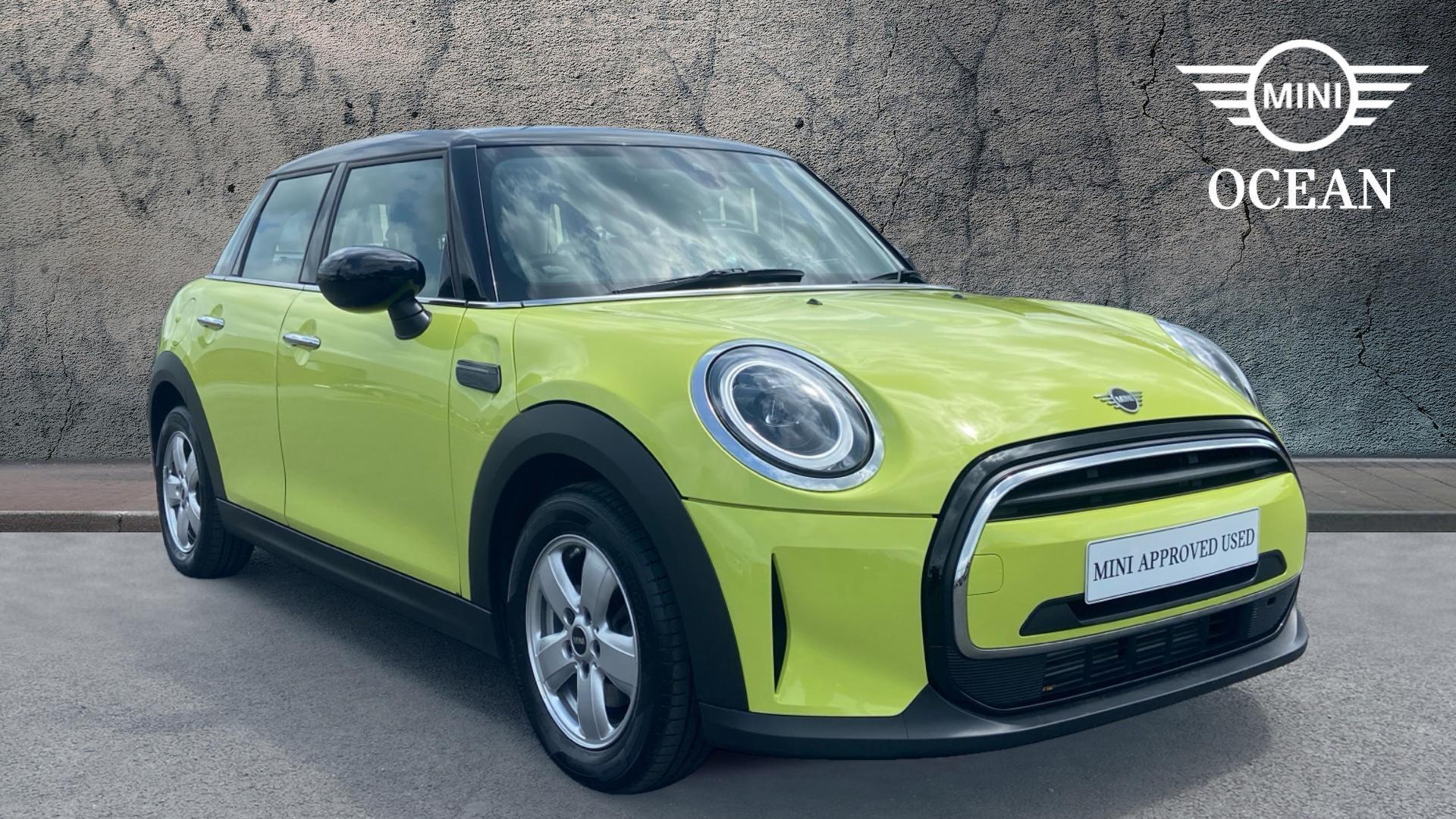 2023 MINI 5-Door Hatch Cooper Classic