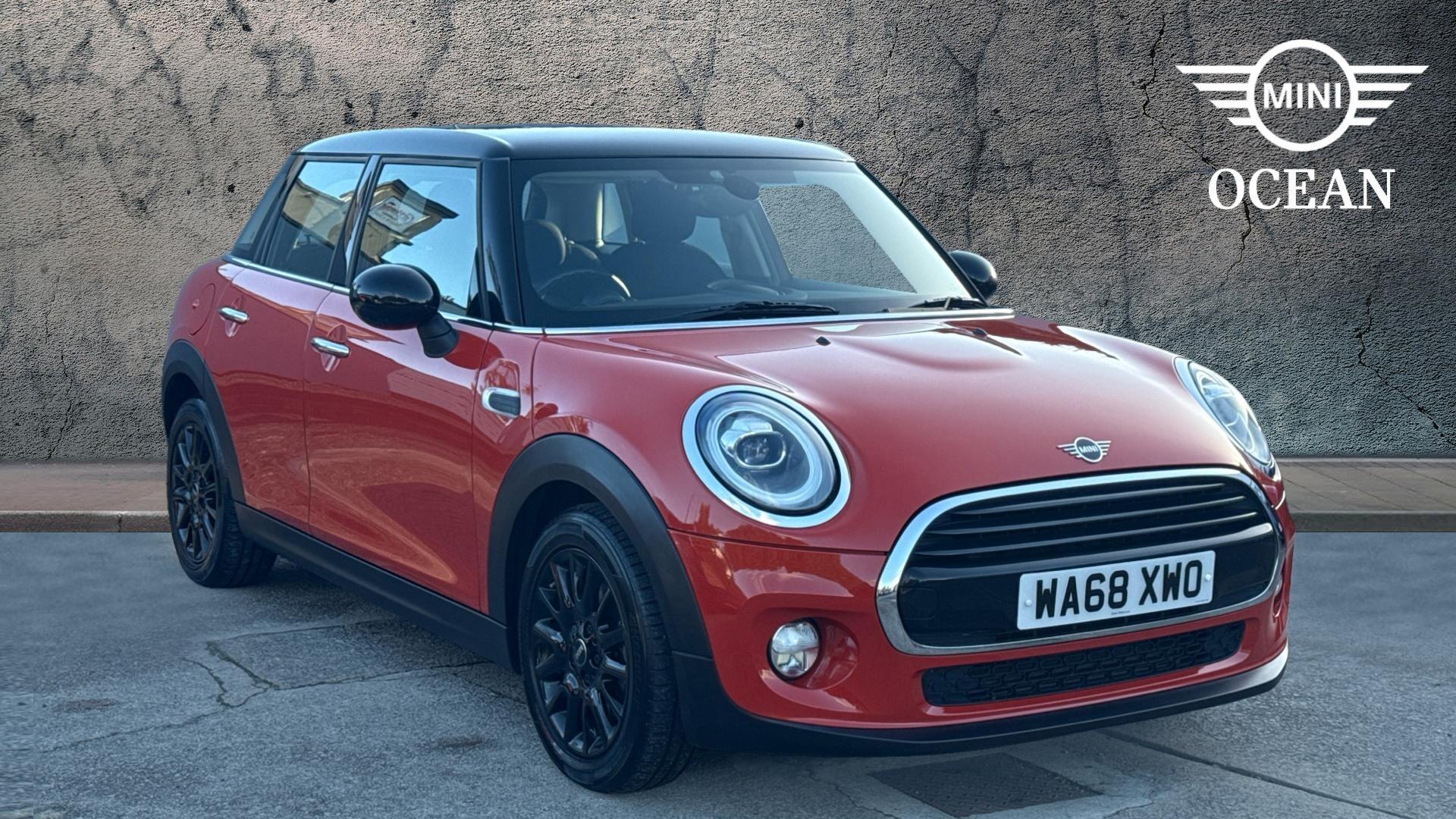 2018 MINI 5-Door Hatch Cooper