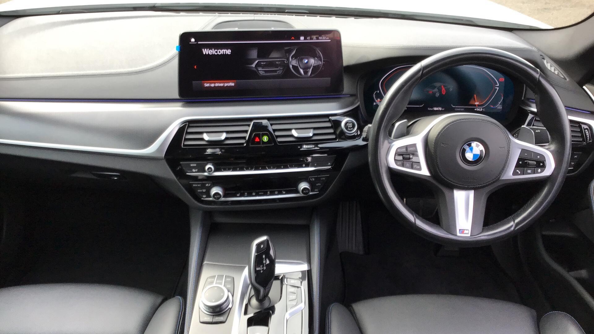 2022 BMW 5 Series thumbnail 4