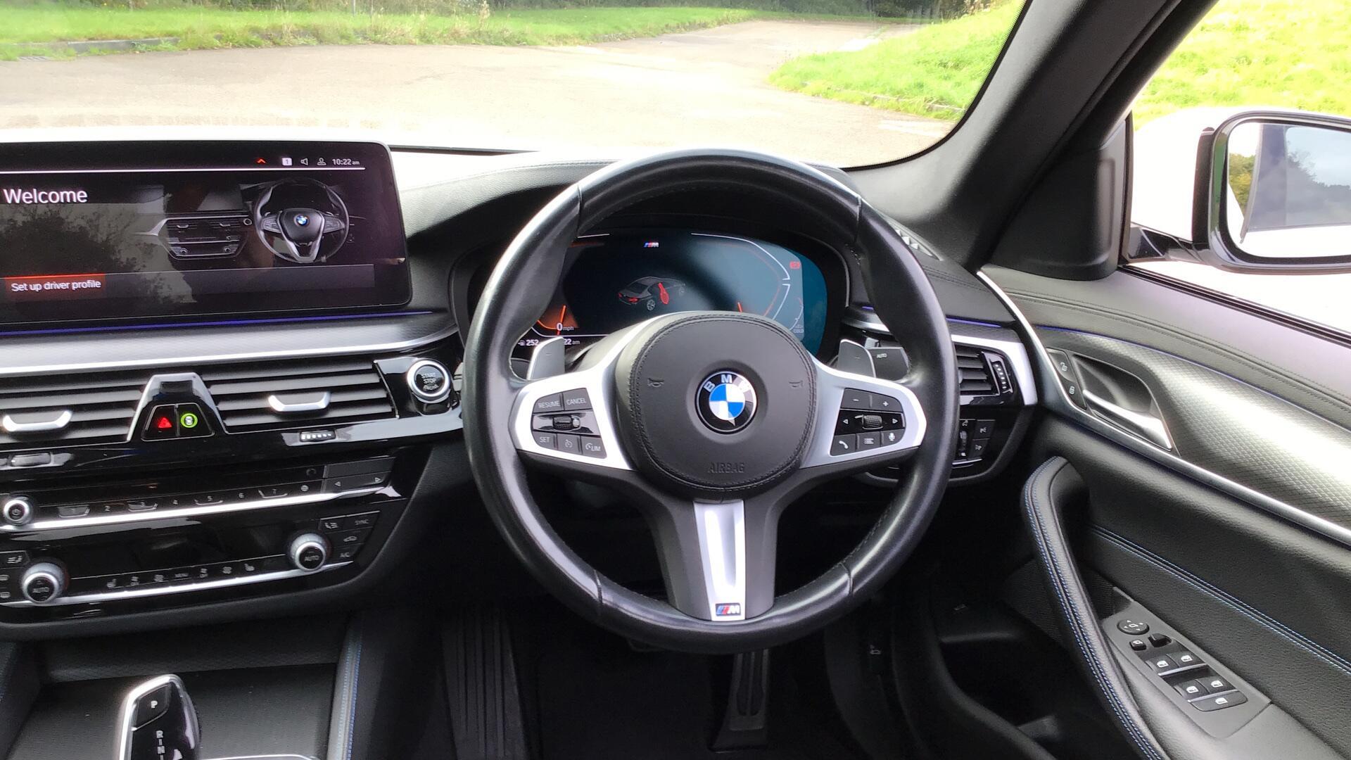 2022 BMW 5 Series thumbnail 5
