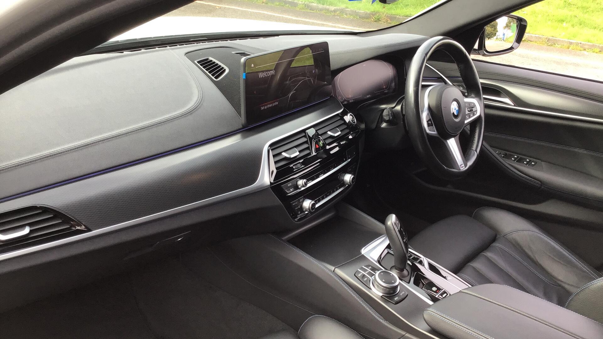 2022 BMW 5 Series thumbnail 7