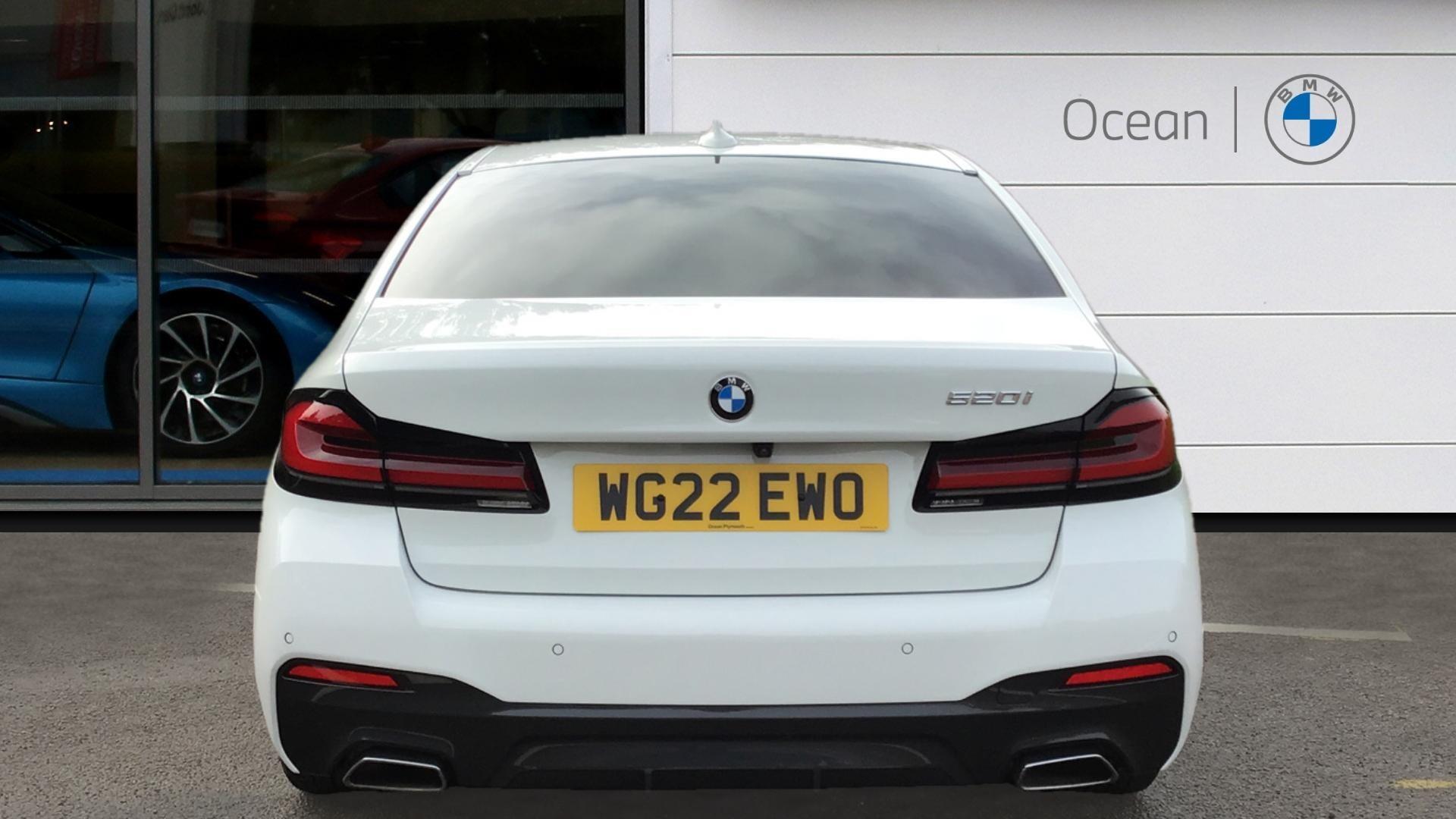 2022 BMW 5 Series thumbnail 15