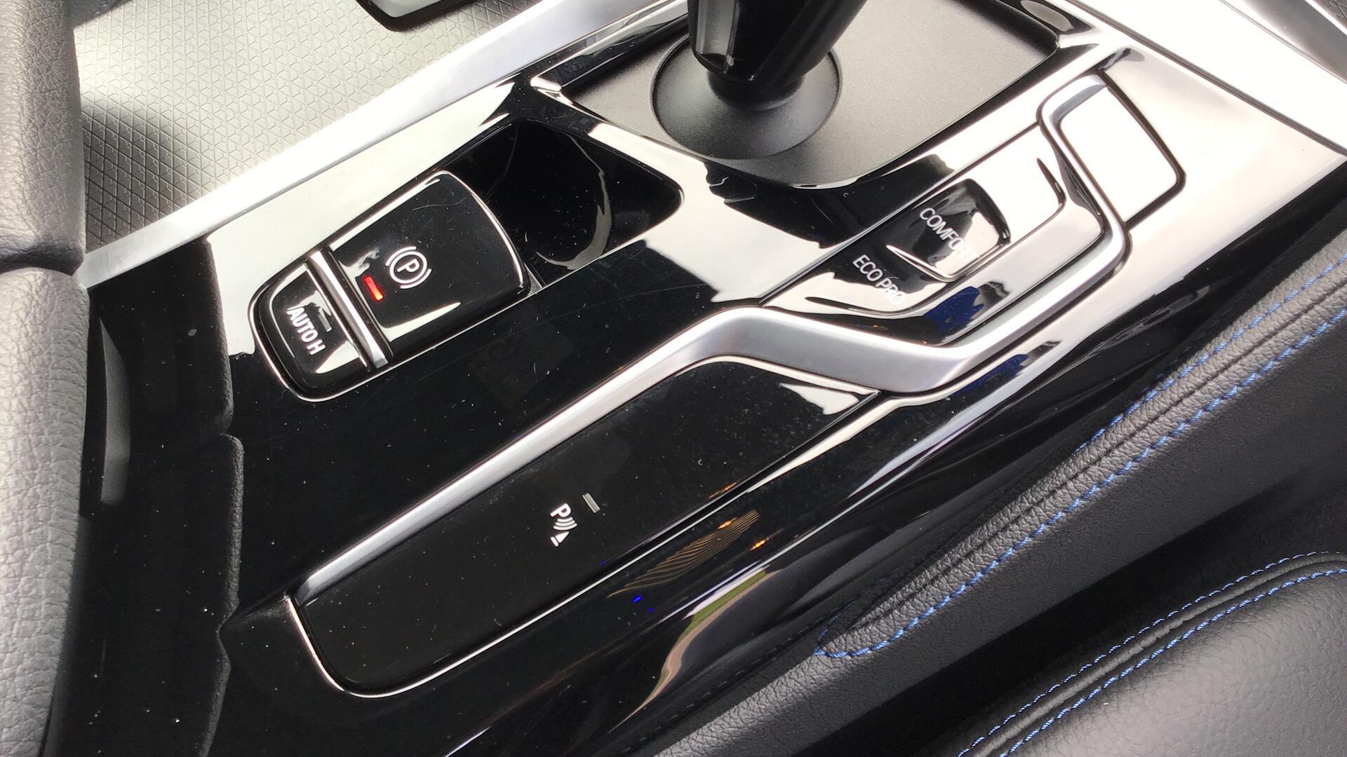 2022 BMW 5 Series thumbnail 19