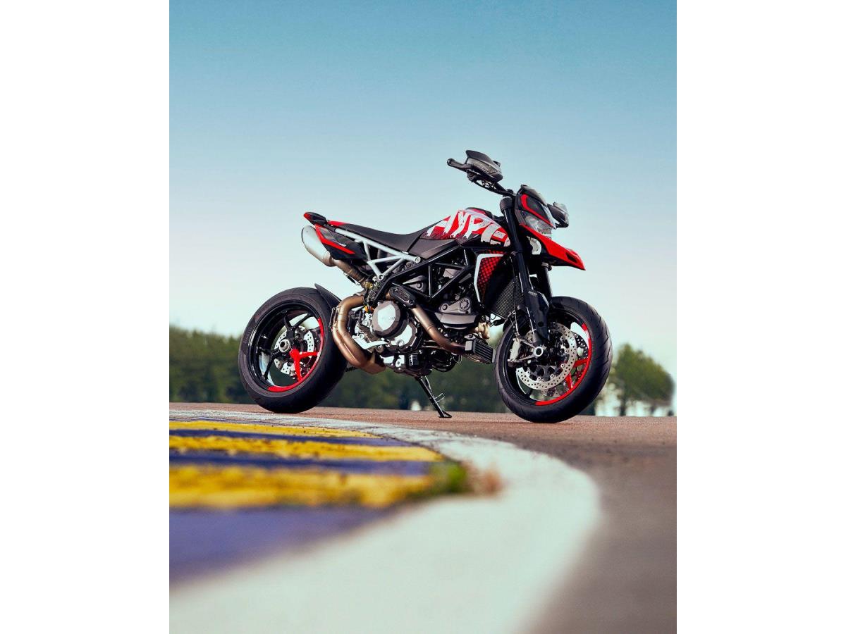 Main image of 2024 Ducati Hypermotard 950