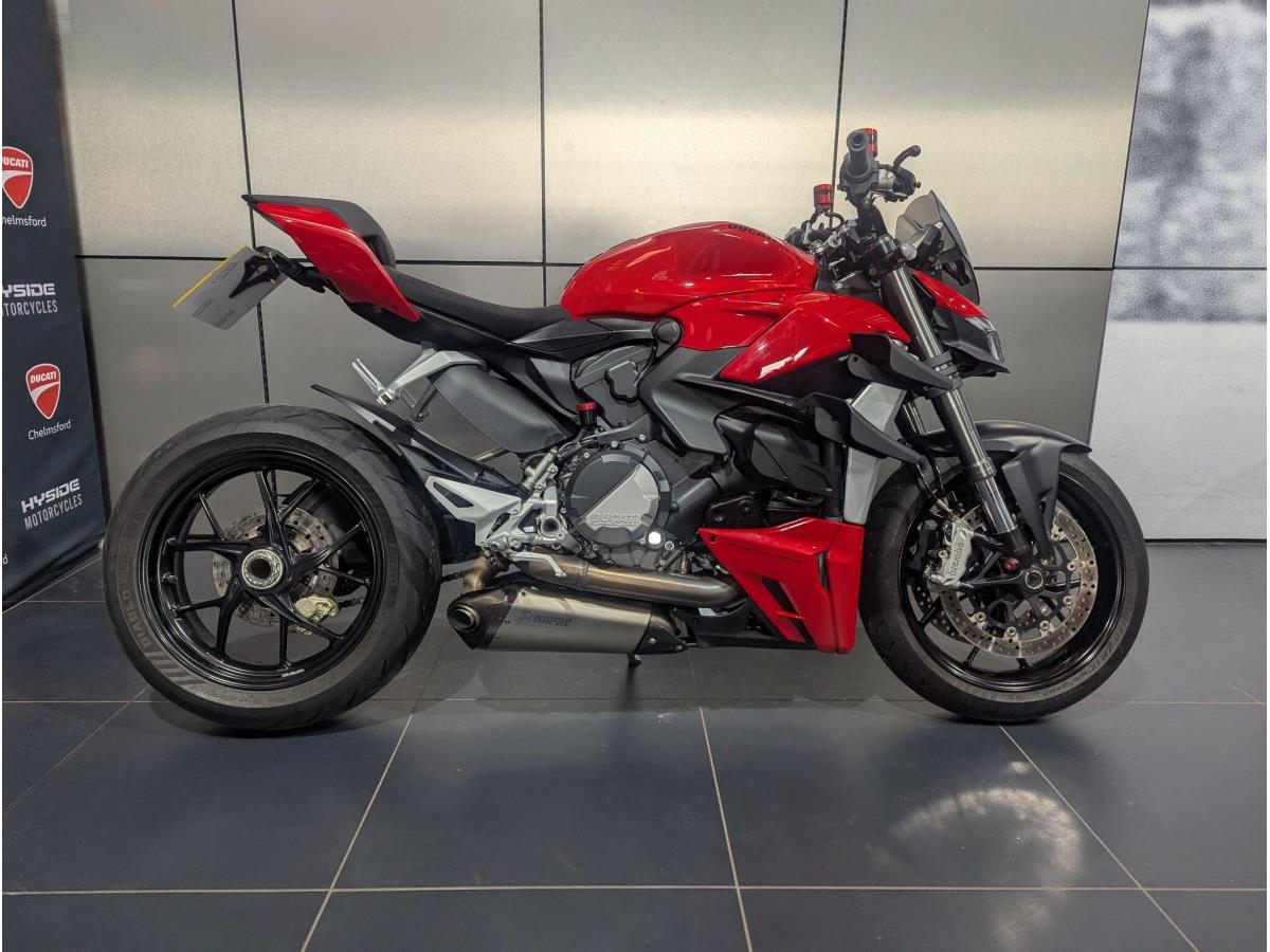 Main image of 2022 Ducati Streetfighter V2