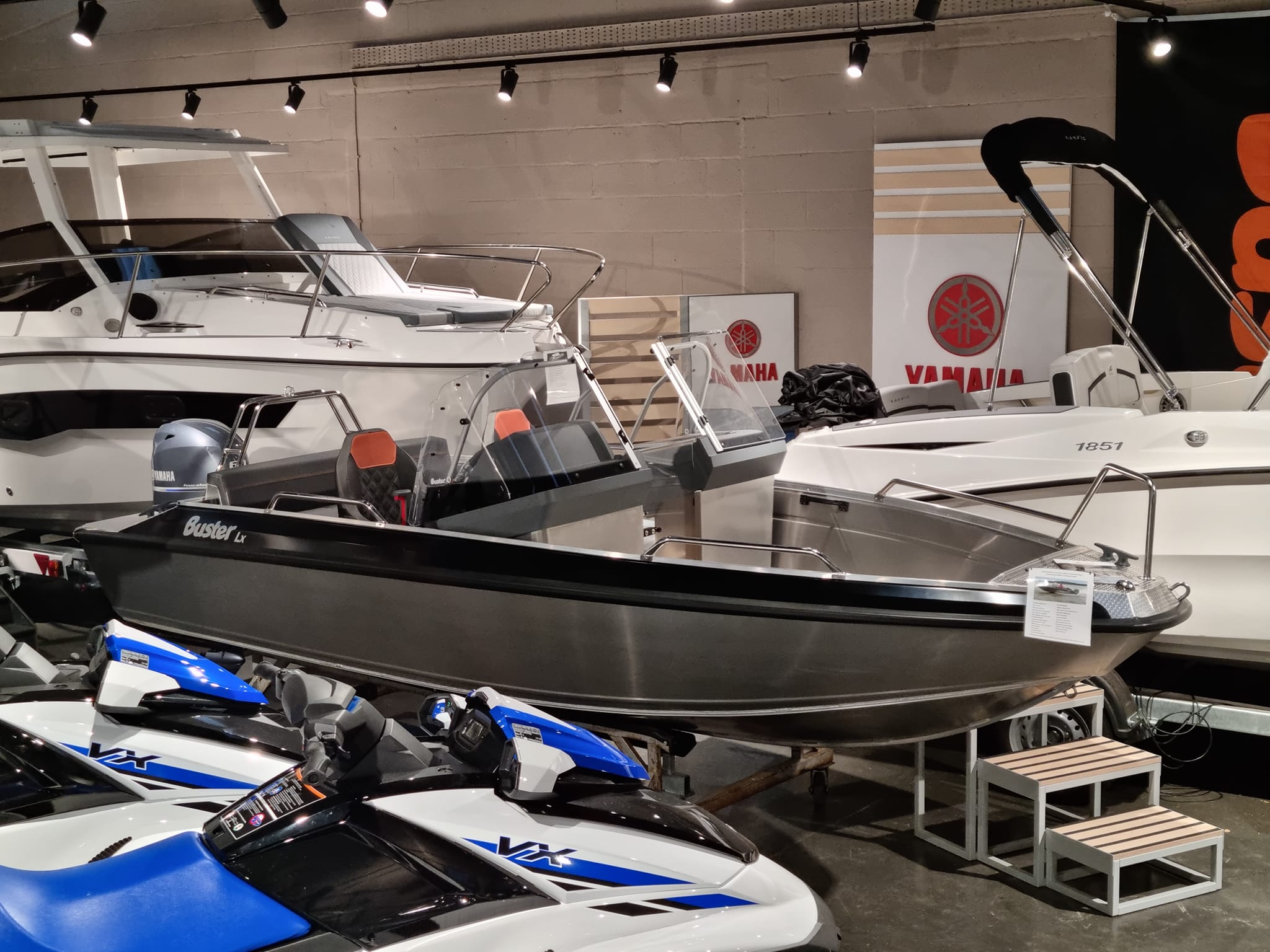 New BUSTER LX Premium Edition Aluminium Boat with Yamaha 60FETL Outboard Engine
