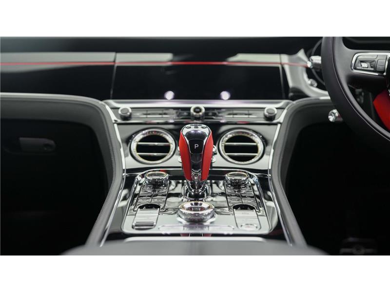 2024 Bentley Continental 4.0 V8 BLACK EDITION GTC S