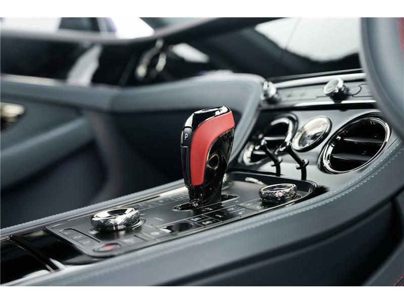 2025 Bentley Continental 4.0 V8 High-Performance GT Black Edition