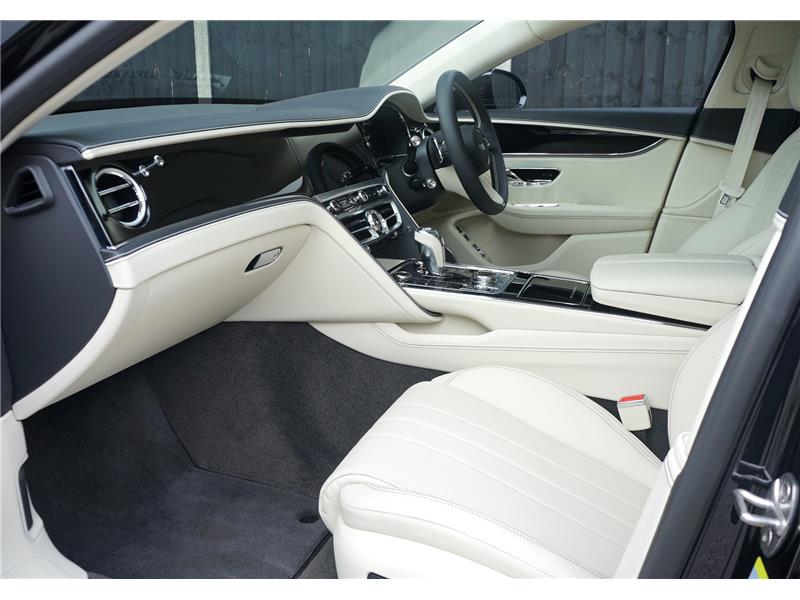 2025 Bentley Flying Spur V8 Hybrid