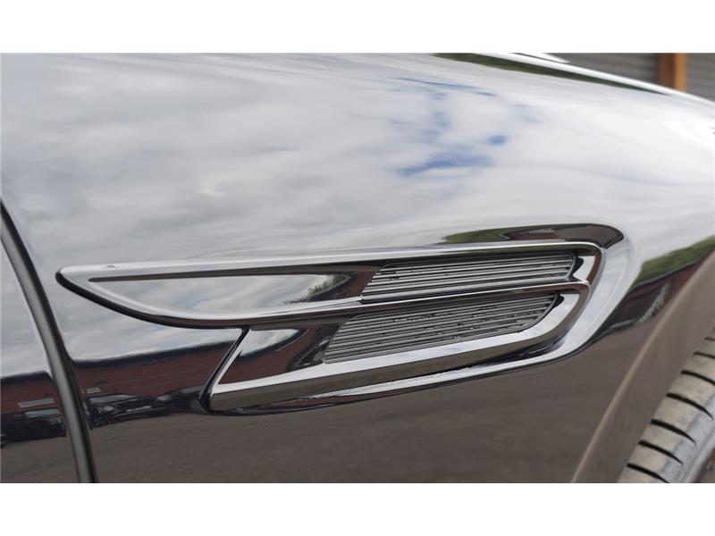 2025 Bentley Flying Spur V8 Hybrid