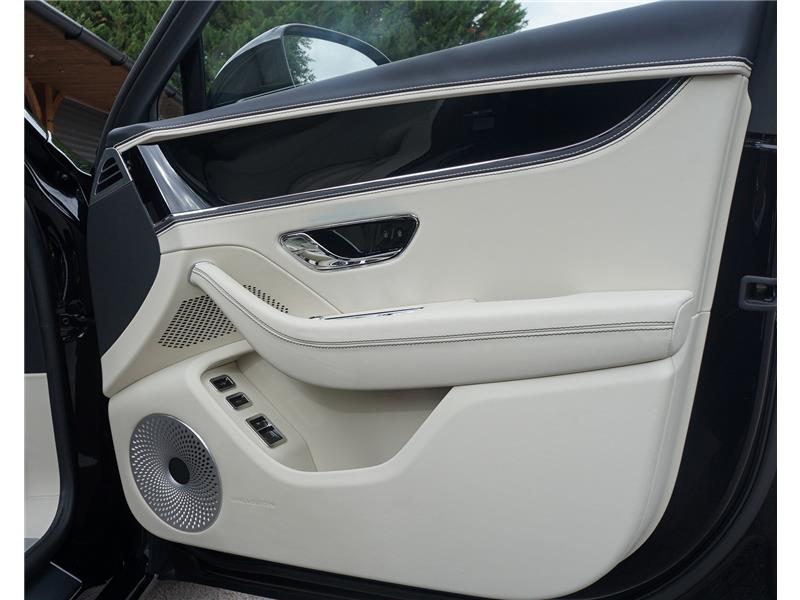 2025 Bentley Flying Spur V8 Hybrid