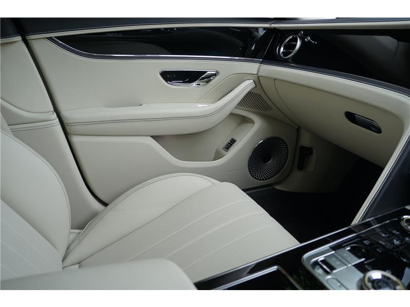 2025 Bentley Flying Spur V8 Hybrid