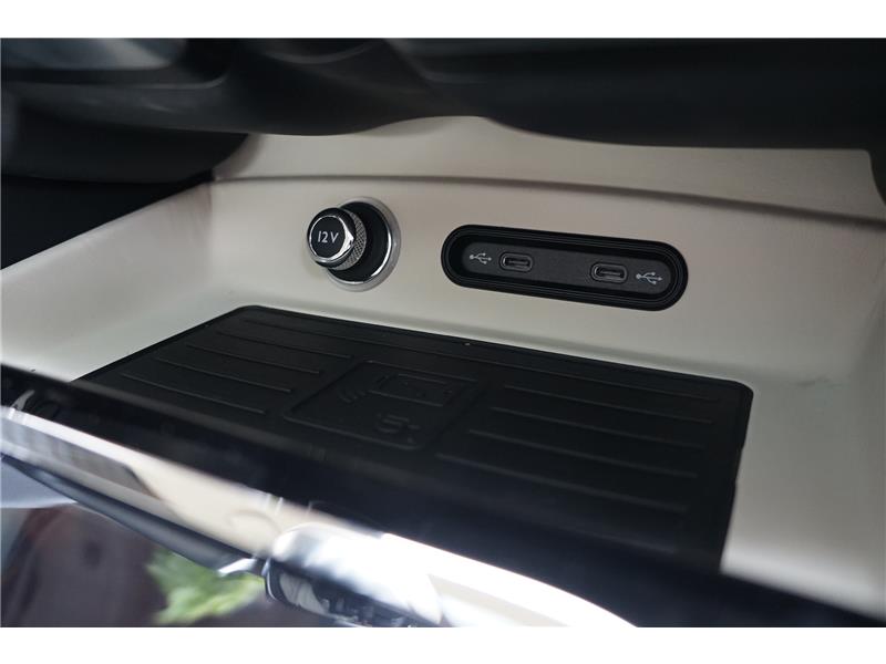 2025 Bentley Flying Spur V8 Hybrid