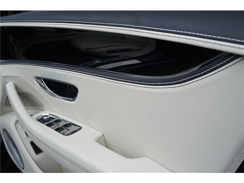 2025 Bentley Flying Spur V8 Hybrid