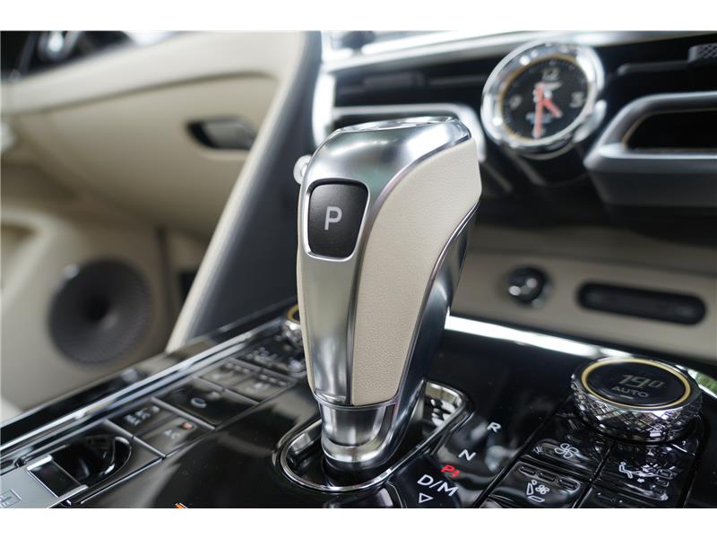 2025 Bentley Flying Spur V8 Hybrid