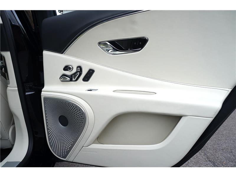 2025 Bentley Flying Spur V8 Hybrid