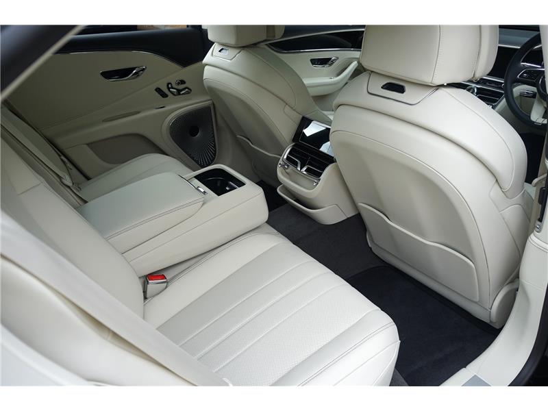 2025 Bentley Flying Spur V8 Hybrid