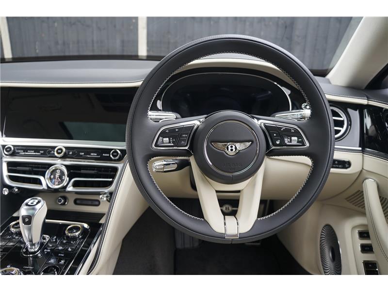 2025 Bentley Flying Spur V8 Hybrid