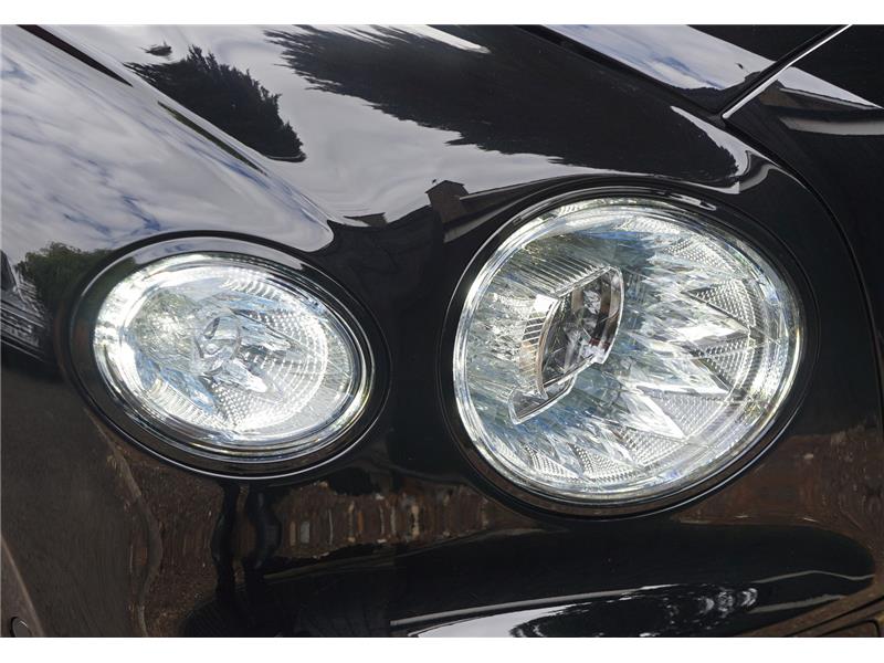 2025 Bentley Flying Spur V8 Hybrid