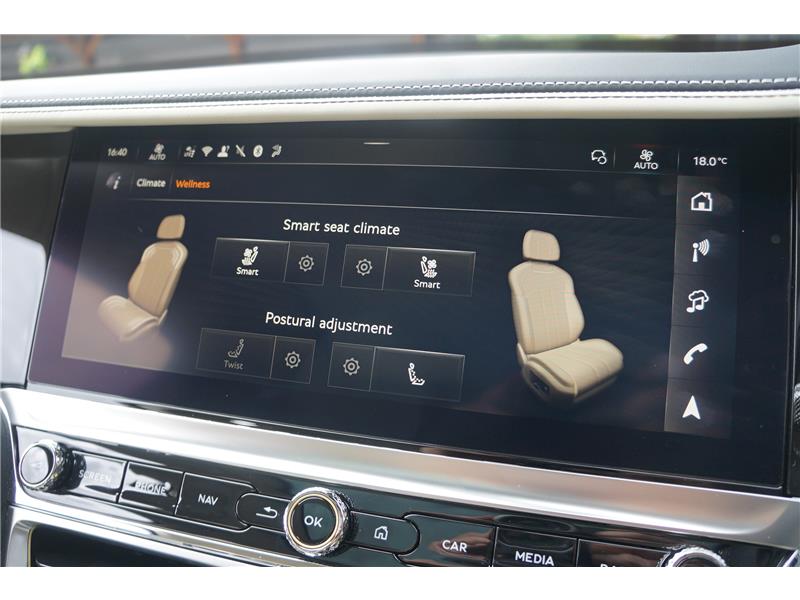 2025 Bentley Flying Spur V8 Hybrid