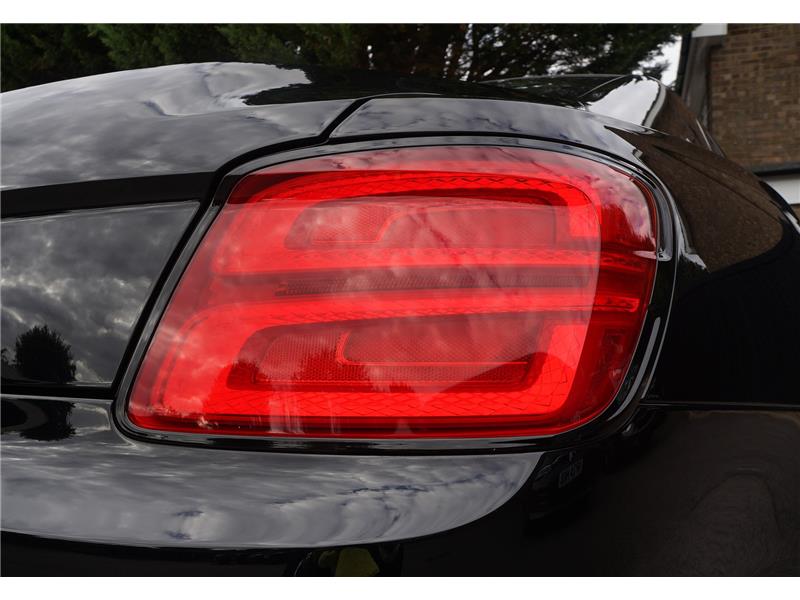 2025 Bentley Flying Spur V8 Hybrid