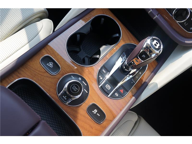 2022 Bentley Bentayga V6 Hybrid