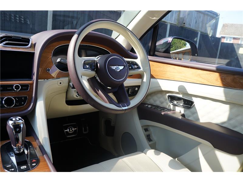 2022 Bentley Bentayga V6 Hybrid