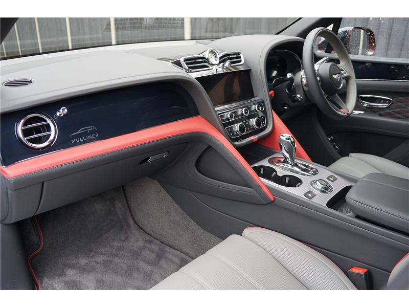 2025 Bentley Bentayga Mulliner V8