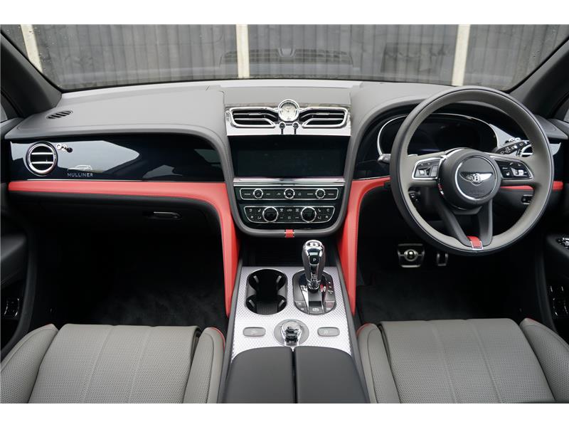 2025 Bentley Bentayga Mulliner V8