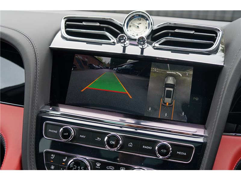 2025 Bentley Bentayga Mulliner V8
