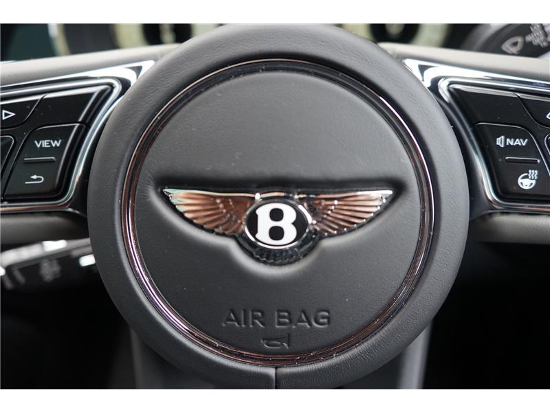 2025 Bentley Bentayga Mulliner V8