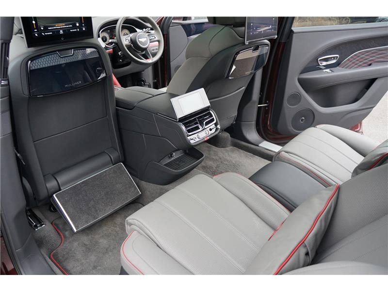 2025 Bentley Bentayga Mulliner V8