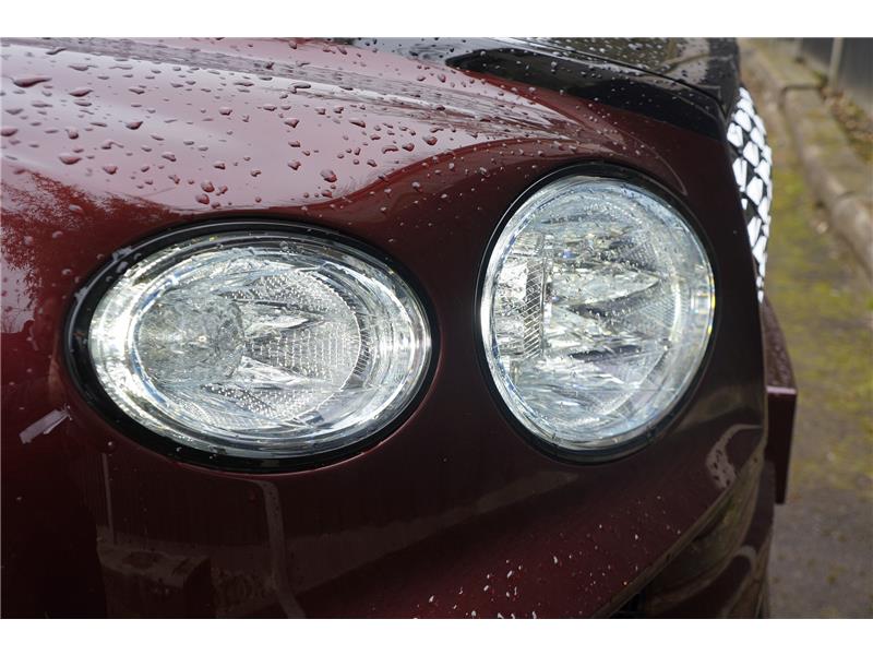 2025 Bentley Bentayga Mulliner V8