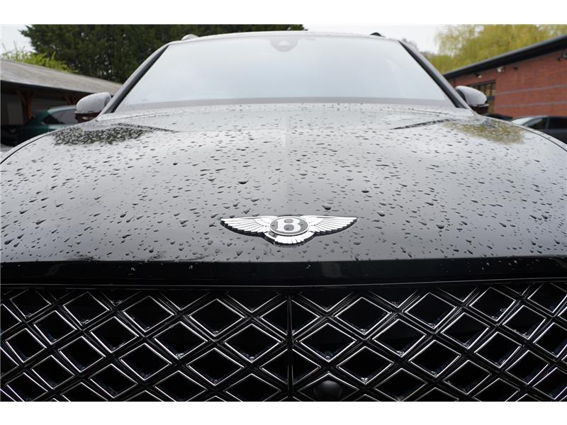 2025 Bentley Bentayga Mulliner V8