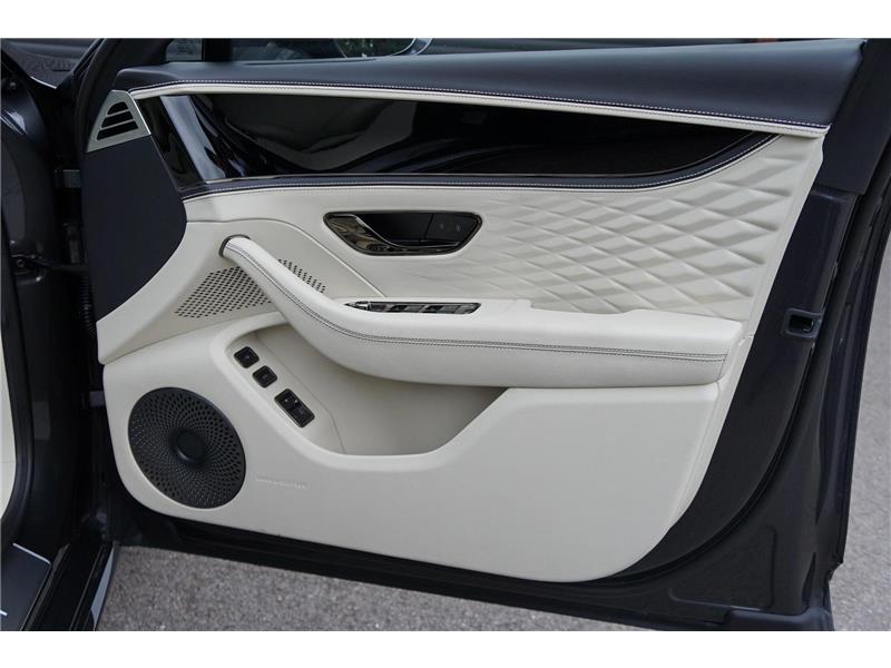2026 Bentley Flying Spur 4.0 V8 High-Performance Azure STD