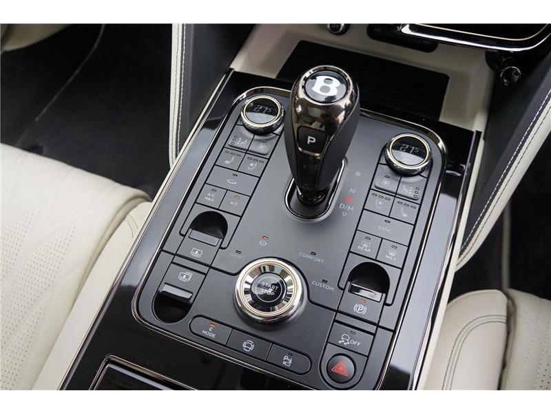 2026 Bentley Flying Spur 4.0 V8 High-Performance Azure STD