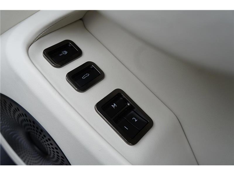 2026 Bentley Flying Spur 4.0 V8 High-Performance Azure STD
