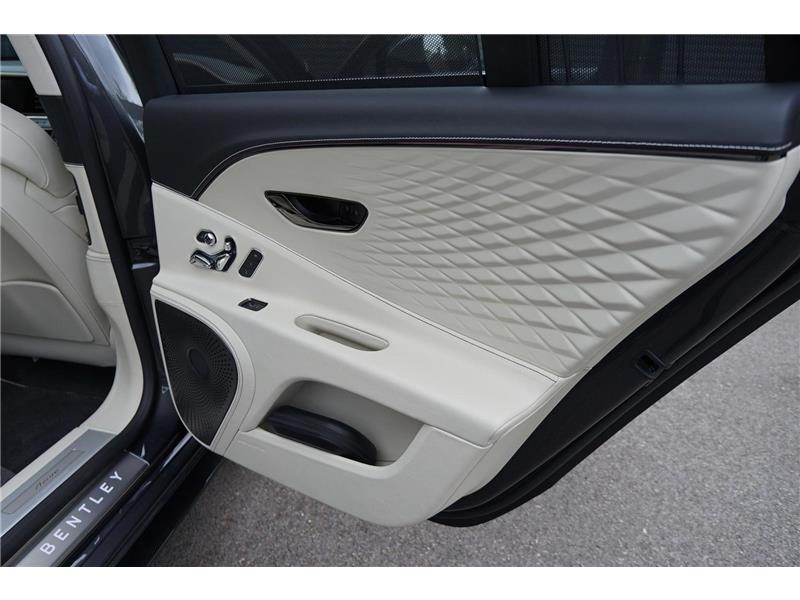 2026 Bentley Flying Spur 4.0 V8 High-Performance Azure STD