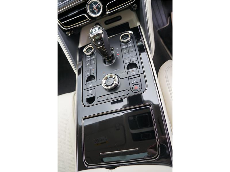2026 Bentley Flying Spur 4.0 V8 High-Performance Azure STD