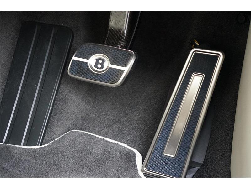 2026 Bentley Flying Spur 4.0 V8 High-Performance Azure STD