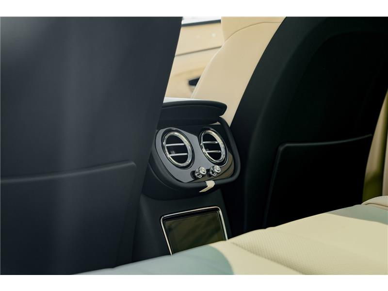 2026 Bentley Bentayga 4.0 V8 Atelier Edition