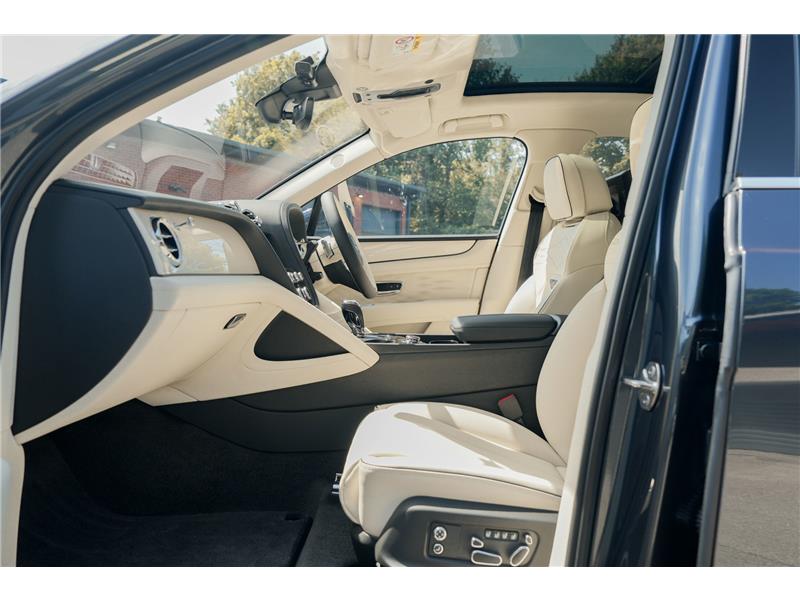 2026 Bentley Bentayga 4.0 V8 Atelier Edition