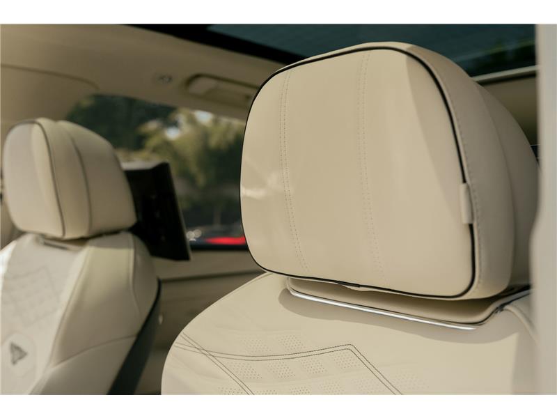 2026 Bentley Bentayga 4.0 V8 Atelier Edition