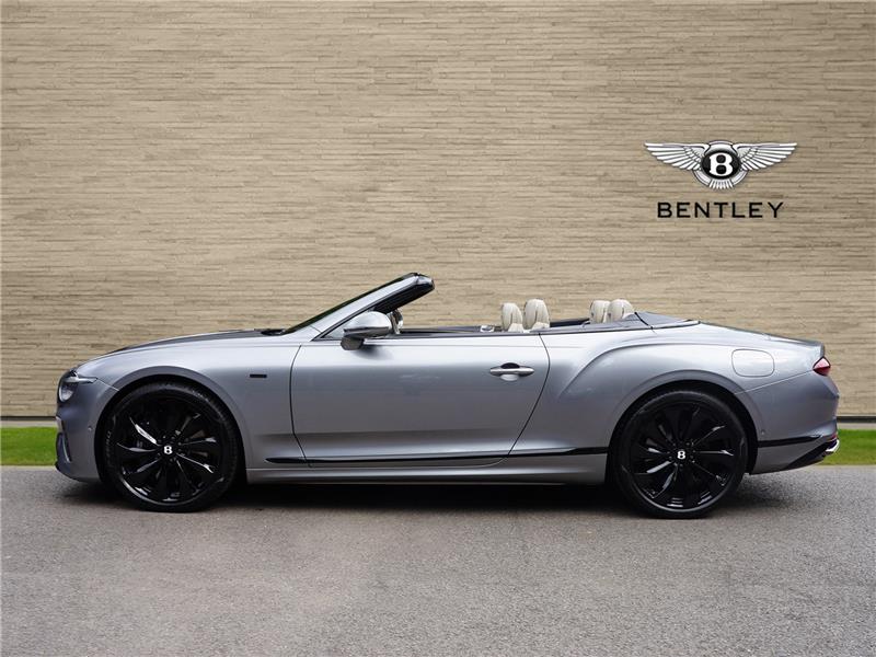 2025 Bentley Continental 4.0 V8 High-Performance GTC Black Edition